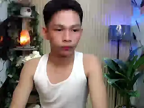 Snapshot of TheBoyAboveYou chatting on December 4, 2025, 4:48 pm TheBoyAboveYou online show from December 4, 2025, 4:48 pm