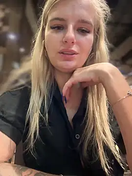 Snapshot of Betsy chatting on January 5, 2025, 12:42 pm Betsy online show from January 5, 2025, 12:42 pm