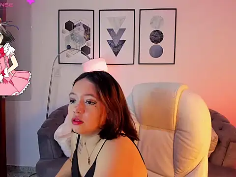 Snapshot of LunaKai_ chatting on December 16, 2025, 2:11 pm LunaKai online show from December 16, 2025, 2:11 pm