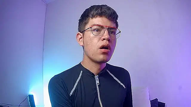 Snapshot of nicolatinboy chatting on February 27, 2026, 9:04 pm nicolatinboy online show from February 27, 2026, 9:04 pm