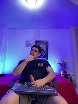 williamsmiiths16 online show from April 10, 2026, 11:37 am