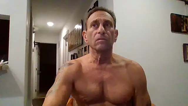 Snapshot of johnnymarino1010 chatting on December 17, 2025, 6:58 pm johnnymarino1010 online show from December 17, 2025, 6:58 pm