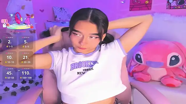 Snapshot of isabella_castillo_ chatting on December 3, 2025, 8:40 pm isabella castillo online show from December 3, 2025, 8:40 pm