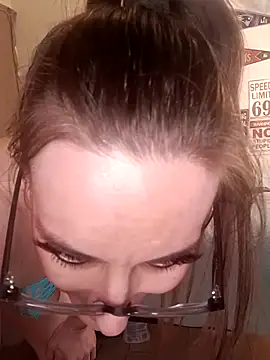 snowbird1117 online show from March 29, 2026, 9:09 am