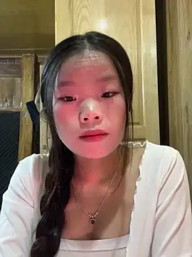 Snapshot of Heni-a chatting on December 16, 2025, 2:38 am Heni-a online show from December 16, 2025, 2:38 am