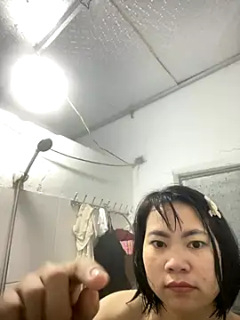 Snapshot of Chew_candy chatting on December 4, 2025, 3:32 pm Chew candy online show from December 4, 2025, 3:32 pm