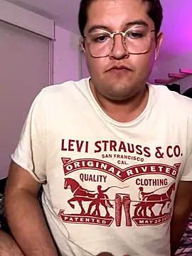 Snapshot of bready272 chatting on December 3, 2025, 5:37 am bready272 online show from December 3, 2025, 5:37 am