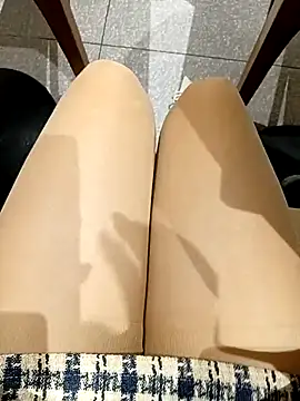 Baby-Linh online show from January 9, 2026, 4:04 am