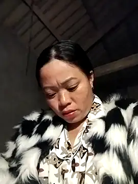 Snapshot of AlilaK2 chatting on December 16, 2025, 1:38 pm AlilaK2 online show from December 16, 2025, 1:38 pm