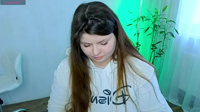 EvKamenskih online show from April 16, 2026, 11:33 am