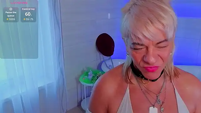 AnittaHarris  online show from April 4, 2026, 2:54 am