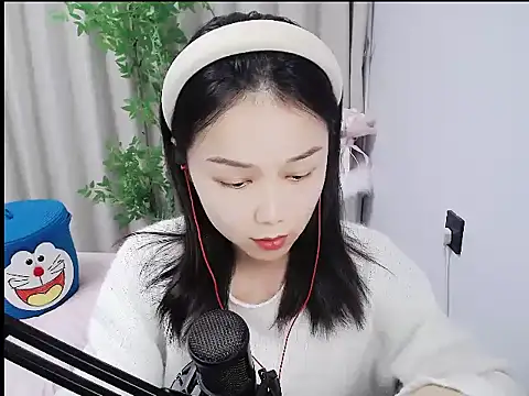 Snapshot of mili923 chatting on December 14, 2025, 1:38 pm mili923 online show from December 14, 2025, 1:38 pm