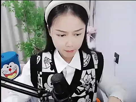 Snapshot of mili923 chatting on December 16, 2025, 2:00 pm mili923 online show from December 16, 2025, 2:00 pm