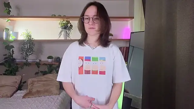 ChongFefer online show from December 15, 2025, 1:43 am