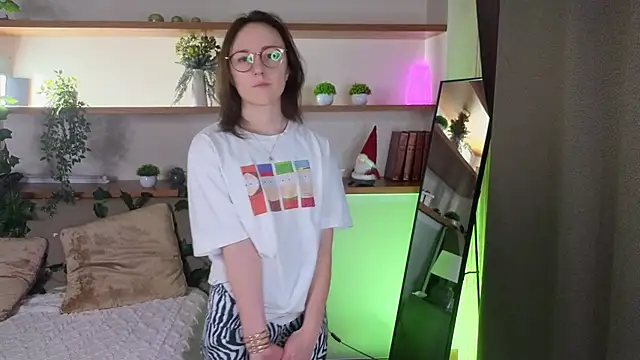 ChongFefer online show from December 16, 2025, 1:10 am