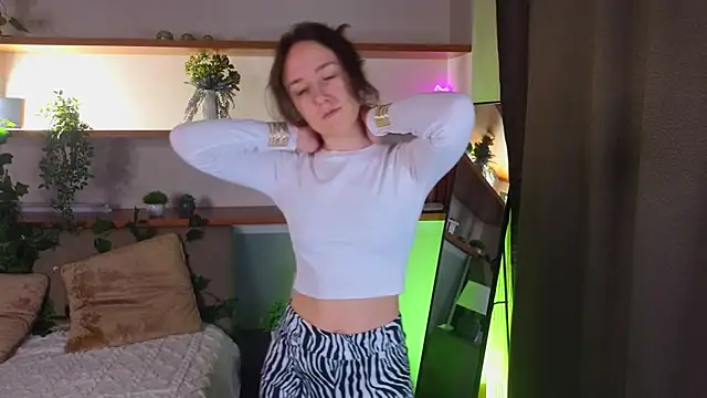 ChongFefer online show from December 17, 2025, 1:11 am