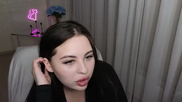 Snapshot of Deborah_lowe chatting on December 3, 2025, 5:00 pm Deborah lowe online show from December 3, 2025, 5:00 pm