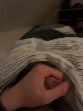 hannes256102 online show from March 4, 2026, 9:32 pm