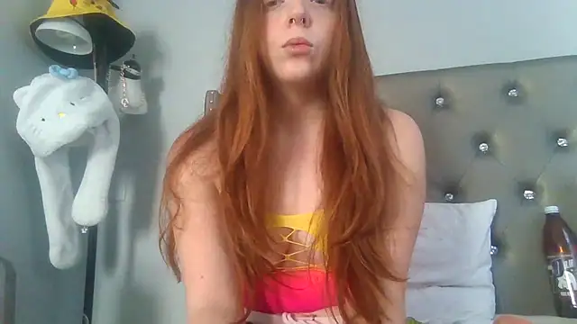 Snapshot of RedRubyRed chatting on December 5, 2025, 5:09 pm RedRubyRed online show from December 5, 2025, 5:09 pm