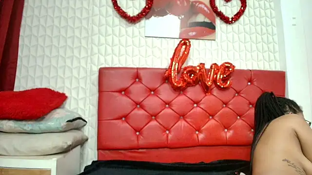 Elizabetth Roman online show from April 6, 2026, 8:32 pm