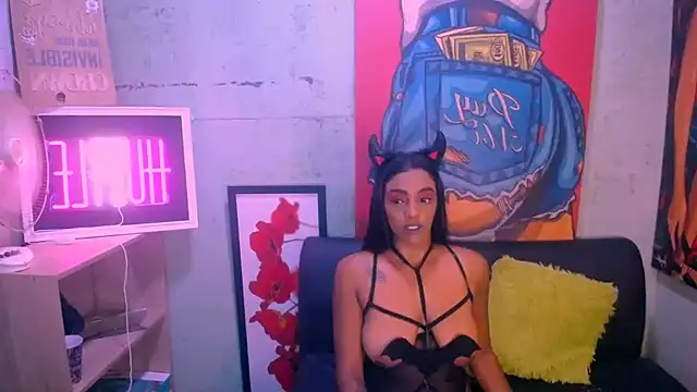 Indianzaraxxx online show from April 14, 2026, 5:41 pm