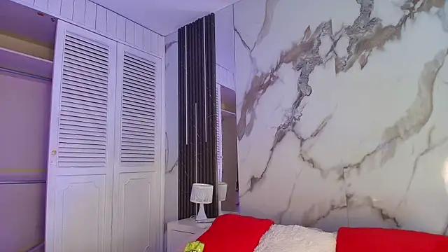 BellaHarpeer online show from April 13, 2026, 7:30 pm