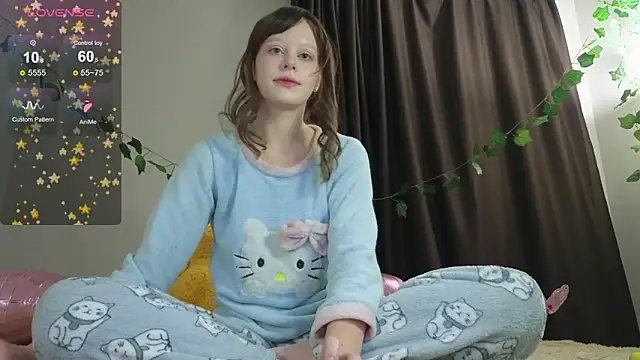 Lace Thrill online show from February 17, 2026, 7:53 pm