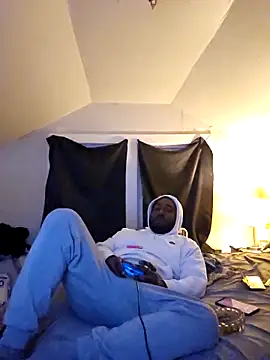 Snapshot of iLOVETRAY96 chatting on December 16, 2025, 5:23 am iLOVETRAY96 online show from December 16, 2025, 5:23 am