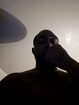 iLOVETRAY96 online show from December 17, 2025, 5:46 am