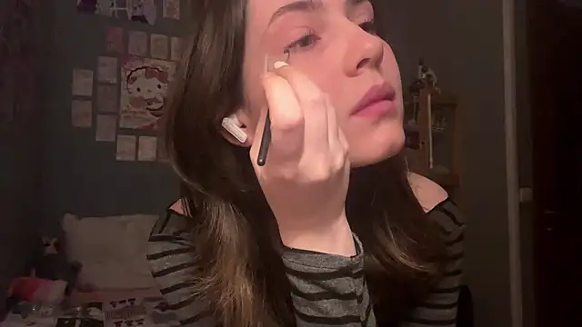 Snapshot of UnaskedGod chatting on December 17, 2025, 2:01 pm UnaskedGod online show from December 17, 2025, 2:01 pm