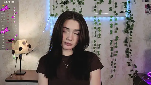 Snapshot of RenownedMister chatting on December 4, 2025, 6:38 pm RenownedMister online show from December 4, 2025, 6:38 pm