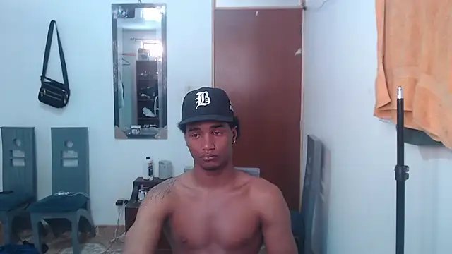 Snapshot of Dani_browx chatting on December 15, 2025, 3:38 pm Dani browx online show from December 15, 2025, 3:38 pm