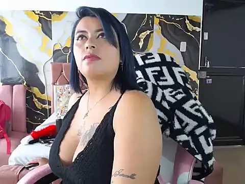 xxxEffy- online show from December 13, 2025, 7:53 pm