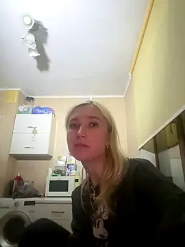 Snapshot of KisJeni chatting on December 16, 2025, 4:56 pm KisJeni online show from December 16, 2025, 4:56 pm