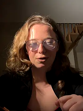 Snapshot of GermanRose chatting on December 15, 2025, 7:29 pm GermanRose online show from December 15, 2025, 7:29 pm