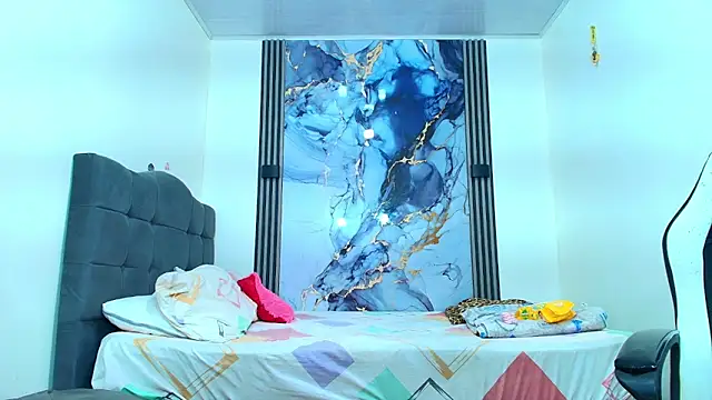 Valentina and sneider  online show from February 17, 2026, 7:20 pm