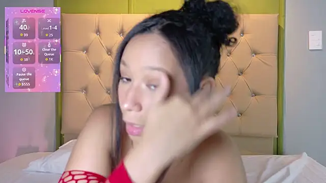 Snapshot of EmmaLawrence_ chatting on July 14, 2026, 8:25 pm EmmaLawrence online show from July 14, 2026, 8:25 pm
