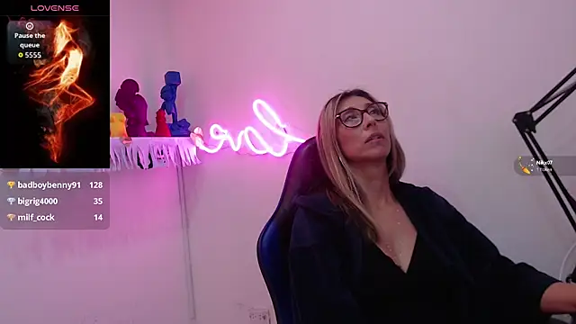 Scarlett 079 online show from January 5, 2026, 5:27 pm