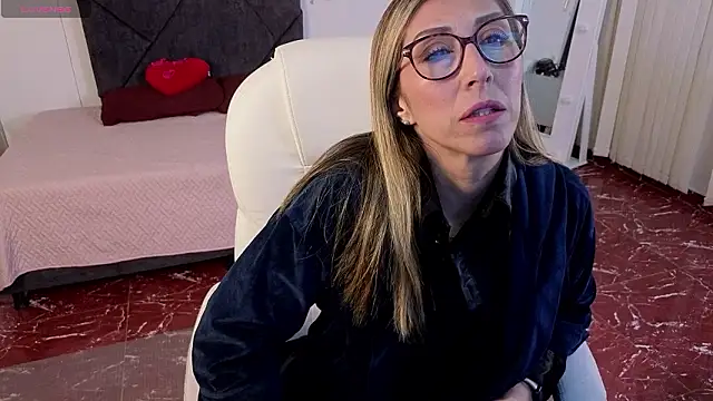 Snapshot of Scarlett_079 chatting on March 20, 2026, 11:48 am Scarlett 079 online show from March 20, 2026, 11:48 am