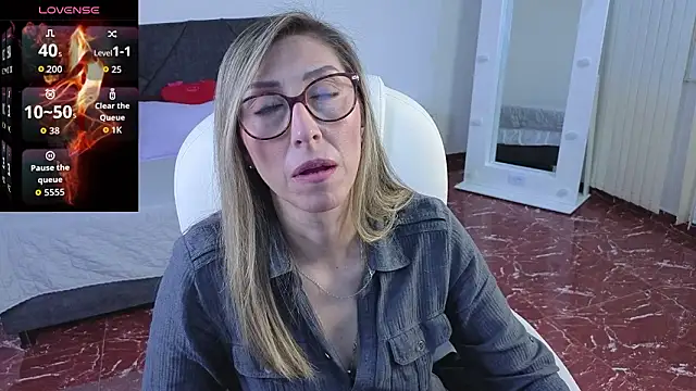 Snapshot of Scarlett_079 chatting on March 26, 2026, 12:00 pm Scarlett 079 online show from March 26, 2026, 12:00 pm