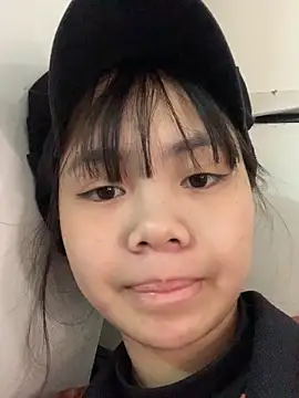 Snapshot of Mon_babyy chatting on February 1, 2026, 4:44 am Mon babyy online show from February 1, 2026, 4:44 am