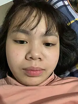 Snapshot of Mon_babyy chatting on February 4, 2026, 2:39 am Mon babyy online show from February 4, 2026, 2:39 am