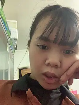 Snapshot of Mon_babyy chatting on February 5, 2026, 12:21 pm Mon babyy online show from February 5, 2026, 12:21 pm