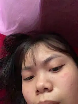 Snapshot of Mon_babyy chatting on February 14, 2026, 9:39 am Mon babyy online show from February 14, 2026, 9:39 am