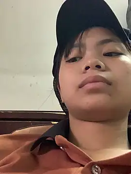 Snapshot of Mon_babyy chatting on February 26, 2026, 2:32 am Mon babyy online show from February 26, 2026, 2:32 am