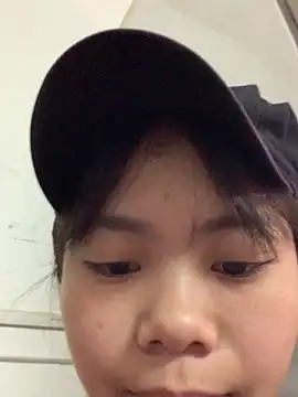 Snapshot of Mon_babyy chatting on February 28, 2026, 3:51 am Mon babyy online show from February 28, 2026, 3:51 am