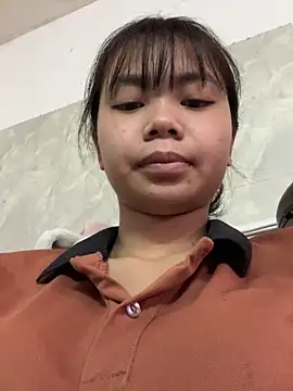 Snapshot of Mon_babyy chatting on March 1, 2026, 3:19 am Mon babyy online show from March 1, 2026, 3:19 am