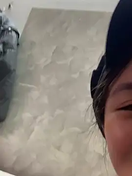 Snapshot of Mon_babyy chatting on March 2, 2026, 3:41 am Mon babyy online show from March 2, 2026, 3:41 am