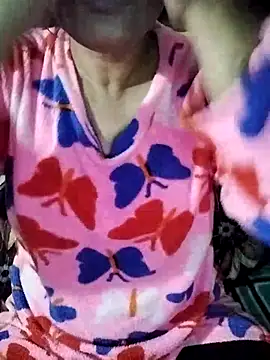 Snapshot of desiriya11 chatting on December 15, 2025, 7:45 am desiriya11 online show from December 15, 2025, 7:45 am