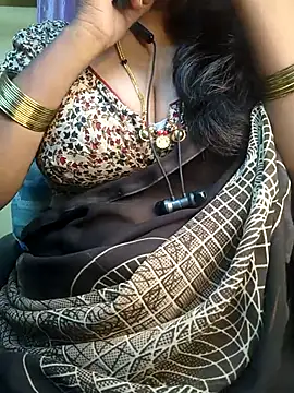 Preeti345 online show from April 10, 2026, 12:32 pm